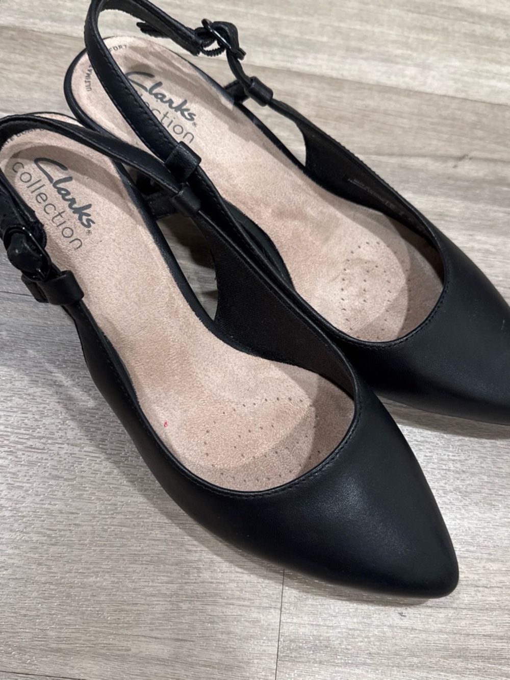 Clarks Ultimate Comfort Women's Black Pointed Leather Slingback Flats NWT